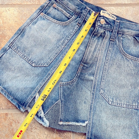 We The Free Blue Jean Shorts High-Waisted Raw Hem - Picture 2 of 12